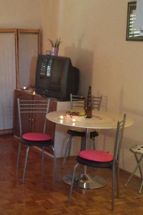 Apartments With A Parking Space Ugljan - 15613 Croatia